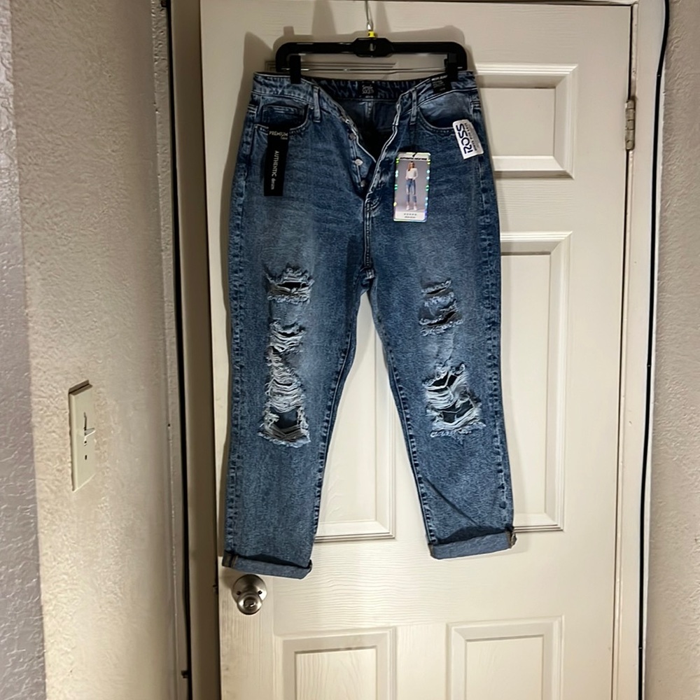 New Simple Society Mom Jeans